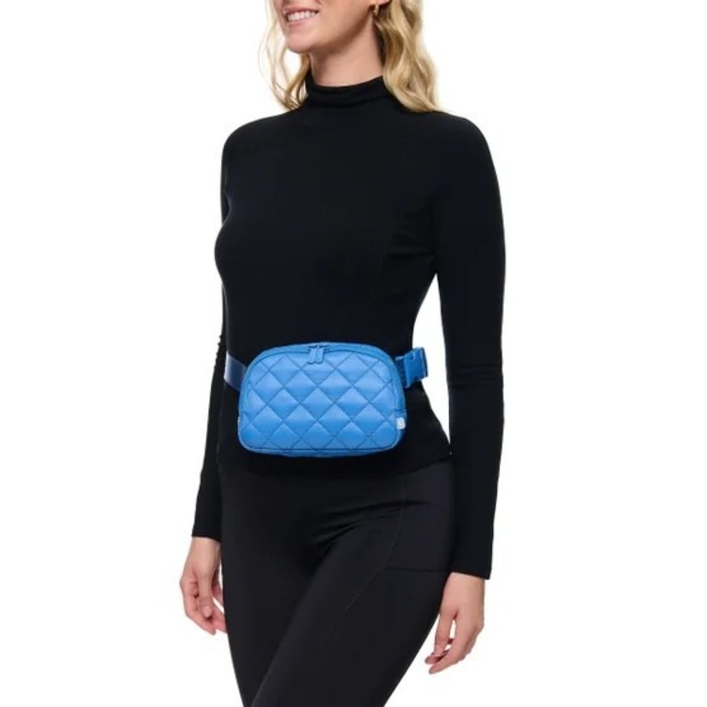 Lole Quilted Belt Bag Blue Unisex One Size Adjustable Strap Fanny Pack Crossbody